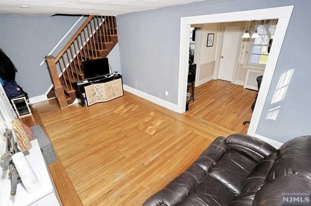 11 New York Ave, Bergenfield NJ  07621-1328 exterior