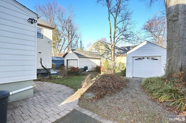 11 New York Ave, Bergenfield NJ  07621-1328 exterior