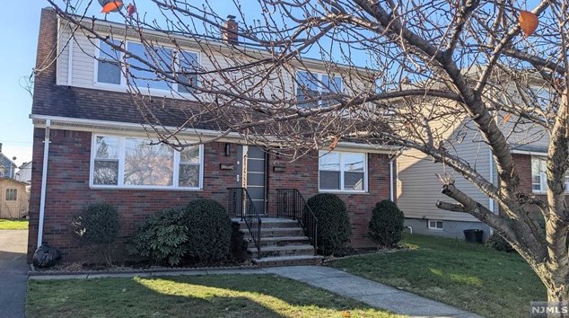 18 Strong St #1, Wallington, NJ 07057