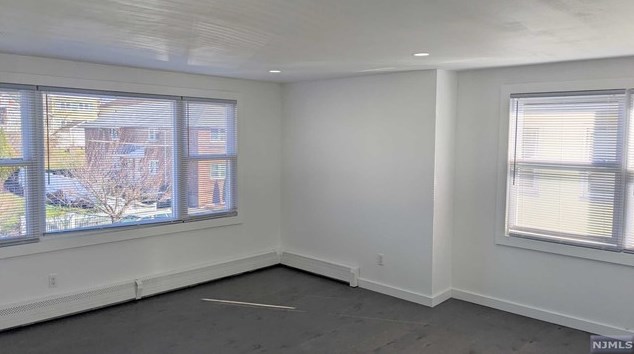 18 Strong St #2, Wallington, NJ 07057
