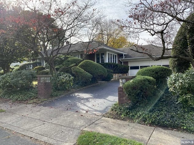 66 Roxbury Rd, Dumont, NJ 07628