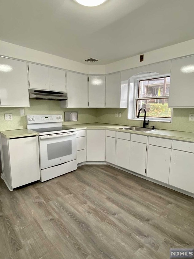 126 Union St, Lodi, NJ 07644