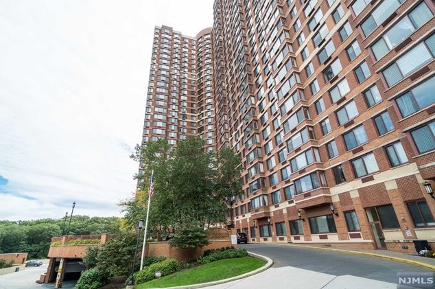 100 Old Palisade Rd #2501, West Fort Lee, NJ 07024