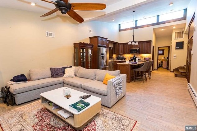 72 Miller Ave, Elmwood Park, NJ 07407