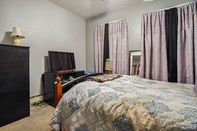 204 Garside St, Newark NJ  07104-2620 exterior