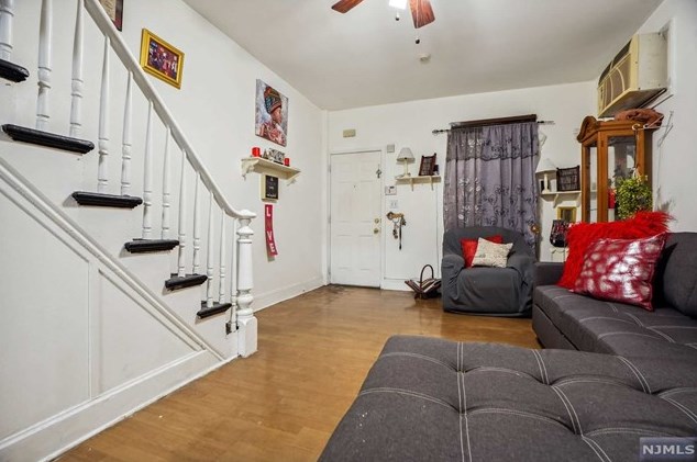 204 Garside St, Newark NJ  07104-2620 exterior