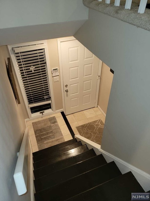 855 Valley Brook Ave, Lyndhurst NJ  07071-1326 exterior