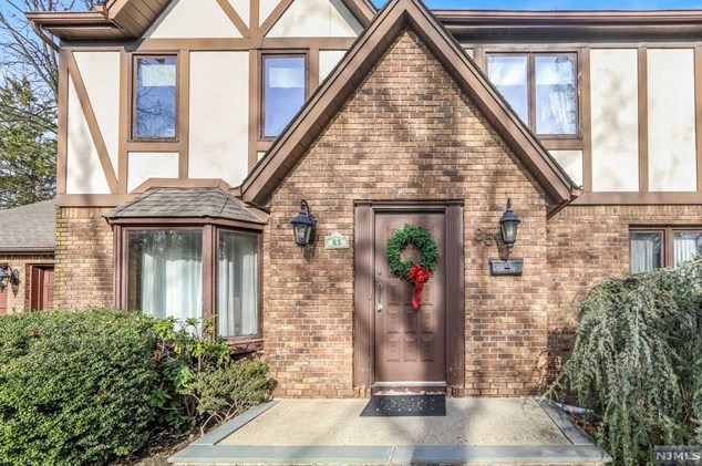 85 High St, Closter, NJ 07624