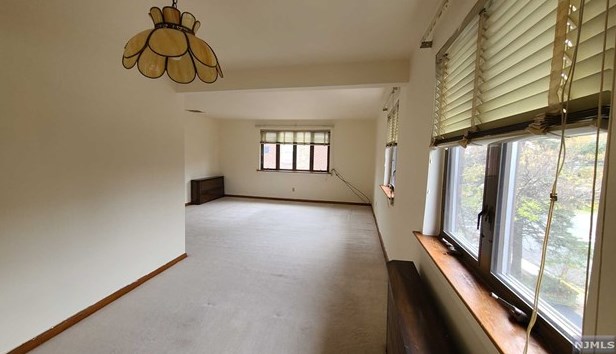 2126 Linwood Ave #2nd, West Fort Lee, NJ 07024