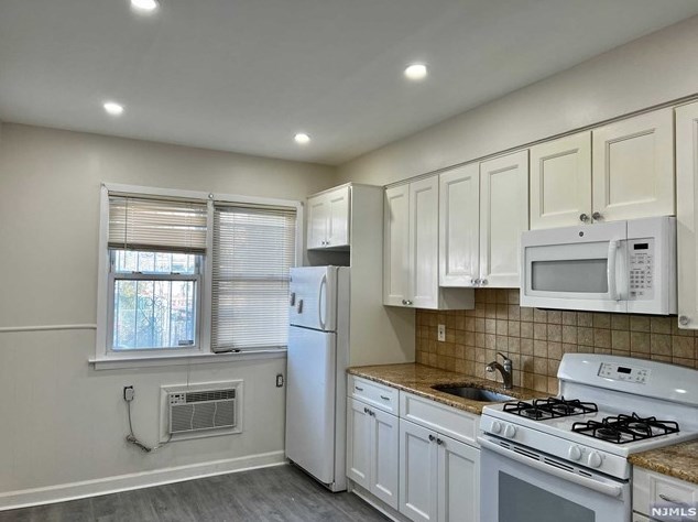 284 Boyd Ave #(1f), Jersey City, NJ 07304
