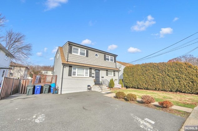 231 Philip Ave, Elmwood Park, NJ 07407