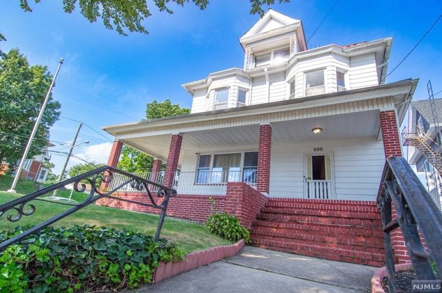 203-205 Grafton Ave #a, Newark, NJ 07104