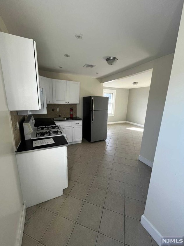 162-164 Scheerer Ave #3, Newark, NJ 07112