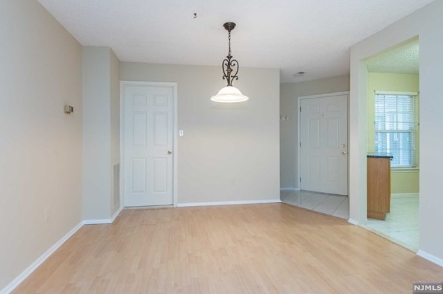 1352 Paddington Rd, Mahwah, NJ 07430