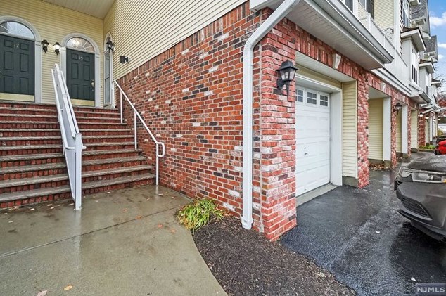 13 Marina Dr, Bayonne, NJ 07002
