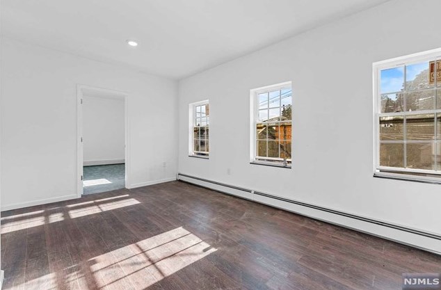402 River Dr #2, Outwater, NJ 07026