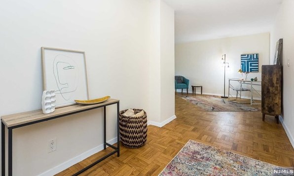 415 Claremont Ave #4e, Montclair, NJ 07042