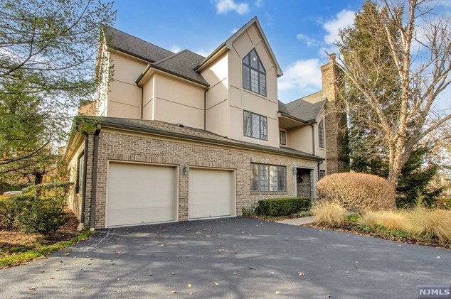 242 Cambridge Oaks, Park Ridge, NJ 07656