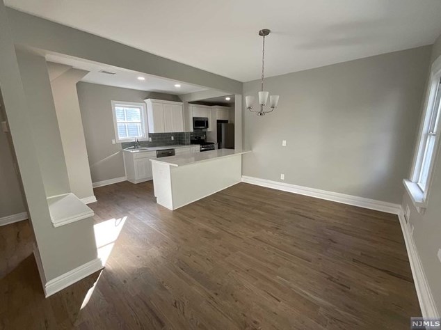 432 Lake Ave, Lyndhurst NJ  07071-1121 exterior