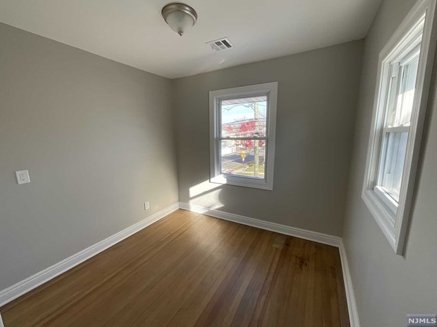 432 Lake Ave, Lyndhurst NJ  07071-1121 exterior