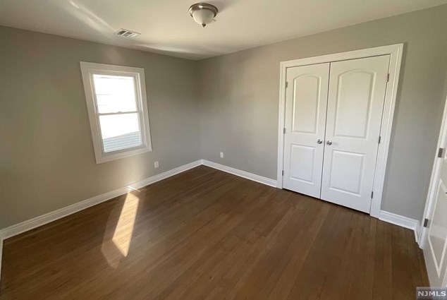 432 Lake Ave, Lyndhurst NJ  07071-1121 exterior