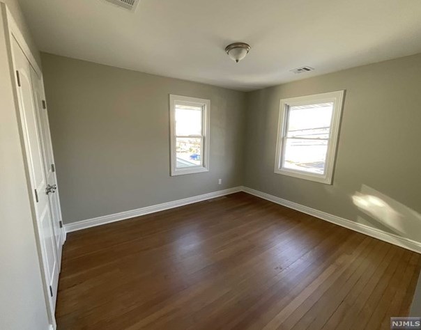 432 Lake Ave, Lyndhurst NJ  07071-1121 exterior