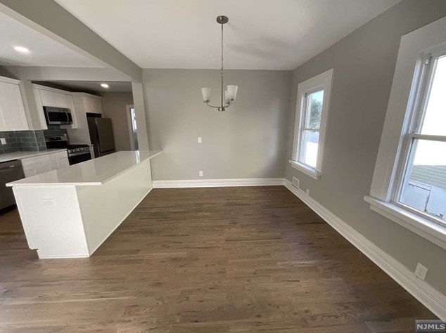 432 Lake Ave, Lyndhurst NJ  07071-1121 exterior