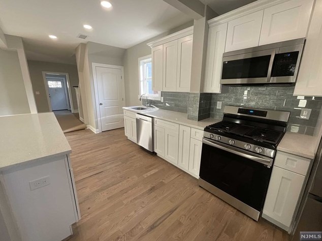432 Lake Ave, Lyndhurst NJ  07071-1121 exterior