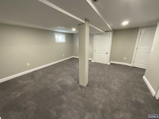 432 Lake Ave, Lyndhurst NJ  07071-1121 exterior