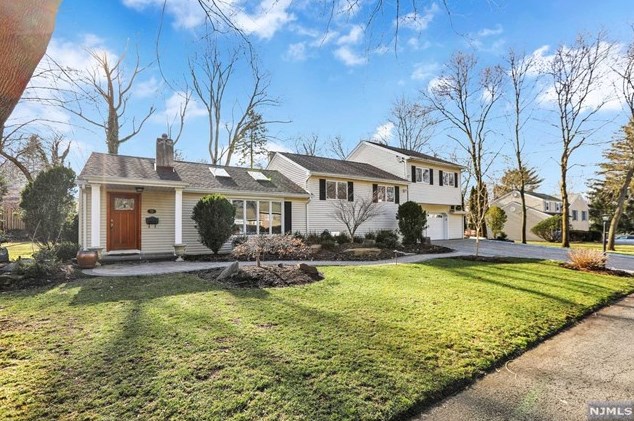73 Glenwood Ave, Demarest, NJ 07627