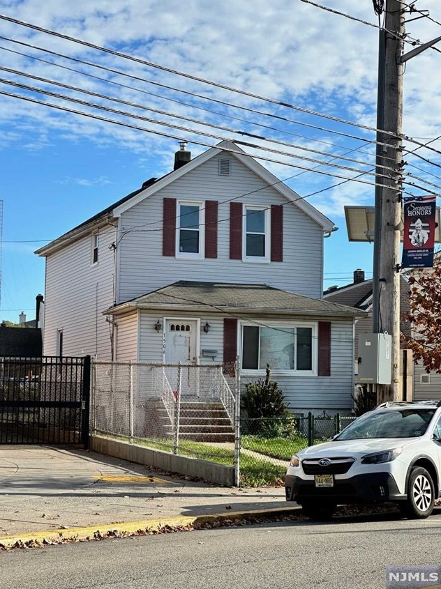 1506 Paterson Plank Rd, Secaucus, NJ 07094-4011