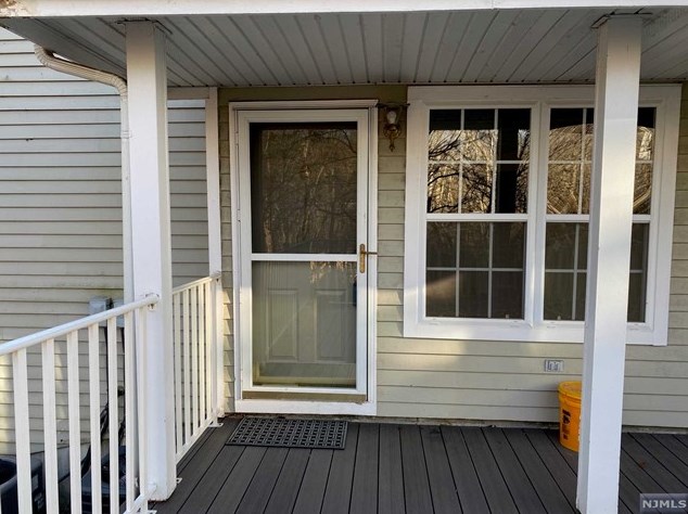 1127 Hyde Park Ct, Mahwah, NJ 07430