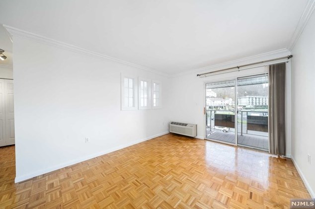 1111 River Rd Apt C31, Edgewater, NJ 07020
