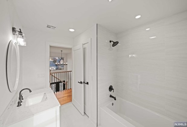 111 Westend Ave, Westwood NJ  07675-3328 exterior