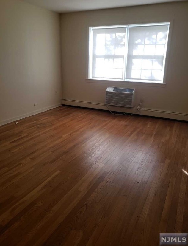 565 Grove St #a-14, Clifton, NJ 07013