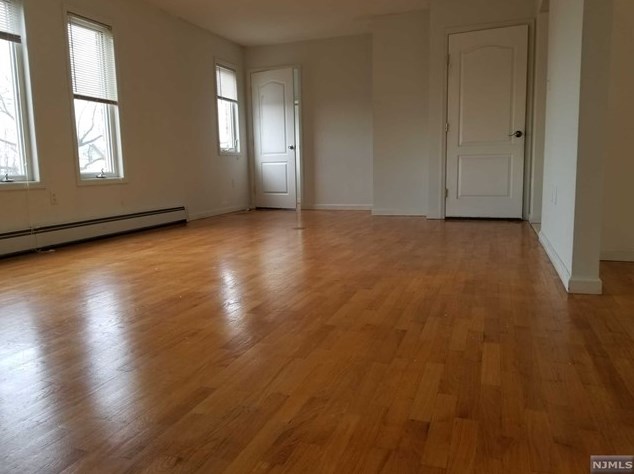 702 Bergen Blvd, Ridgefield, NJ 07657