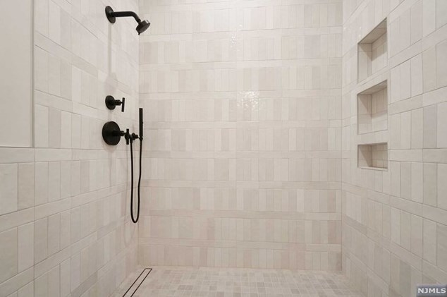 68 Ridge Rd, Tenafly NJ  07670-2324 exterior