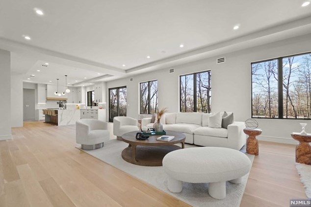 68 Ridge Rd, Tenafly NJ  07670-2324 exterior