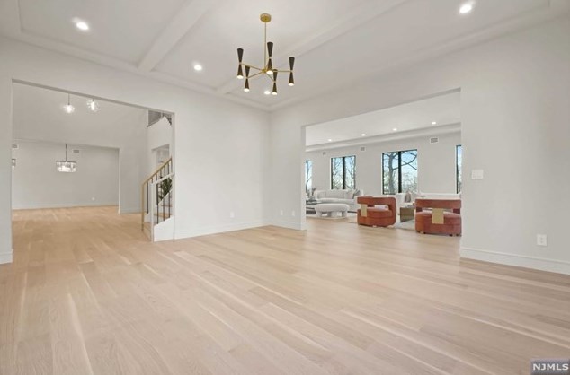 68 Ridge Rd, Tenafly NJ  07670-2324 exterior