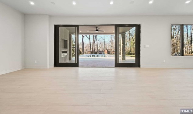 68 Ridge Rd, Tenafly NJ  07670-2324 exterior