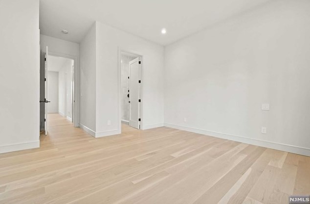 68 Ridge Rd, Tenafly NJ  07670-2324 exterior