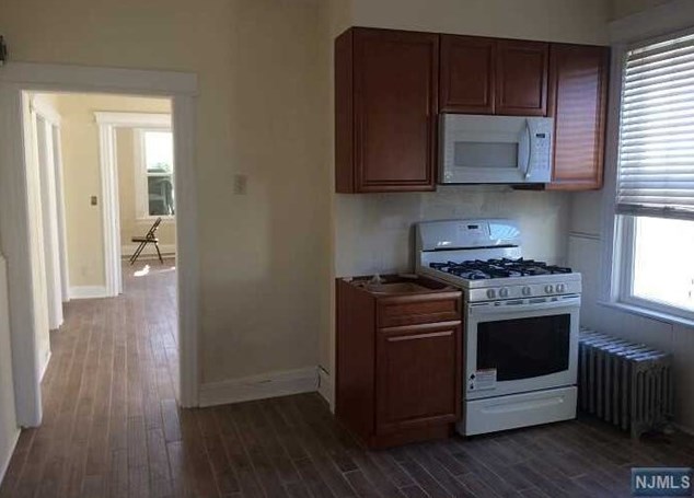 84 Mahar Ave, Clifton NJ  07011-1311 exterior