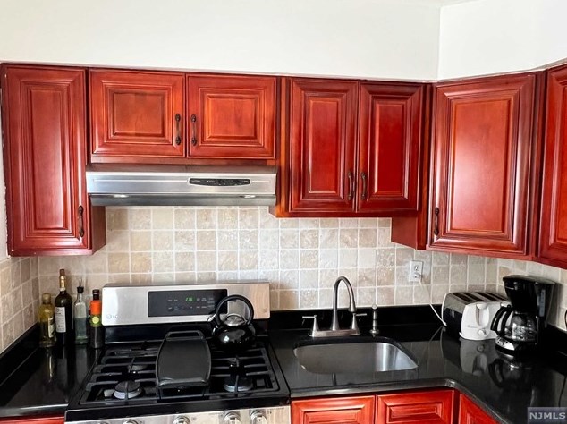 170 Myrtle Ave, West Fort Lee NJ  07024-7821 exterior