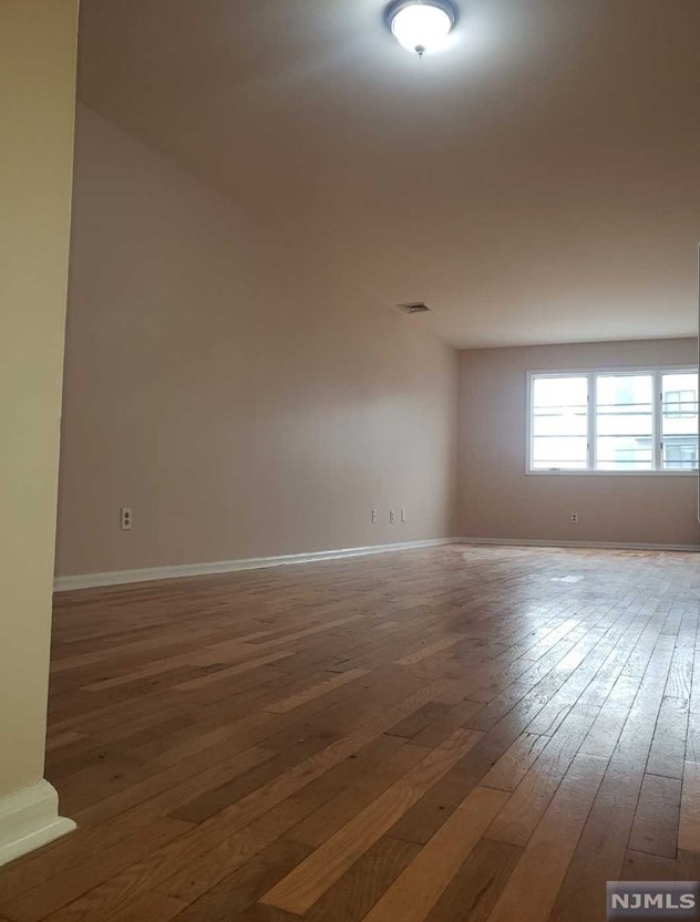 47 Bergen Blvd #2a, Fairview, NJ 07022