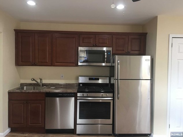 248 Prospect Ave, Rochelle Park, NJ