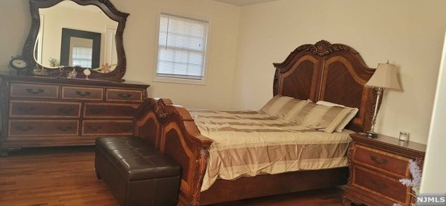 1057 Fairview Ln, West Fort Lee NJ 07024-1537 exterior