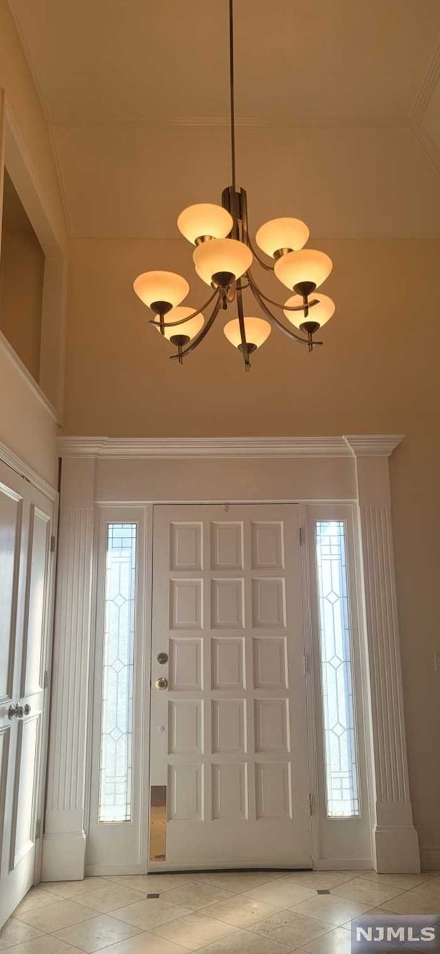 1057 Fairview Ln, West Fort Lee NJ 07024-1537 exterior