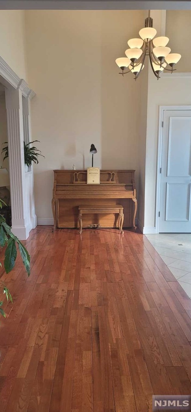 1057 Fairview Ln, West Fort Lee NJ 07024-1537 exterior