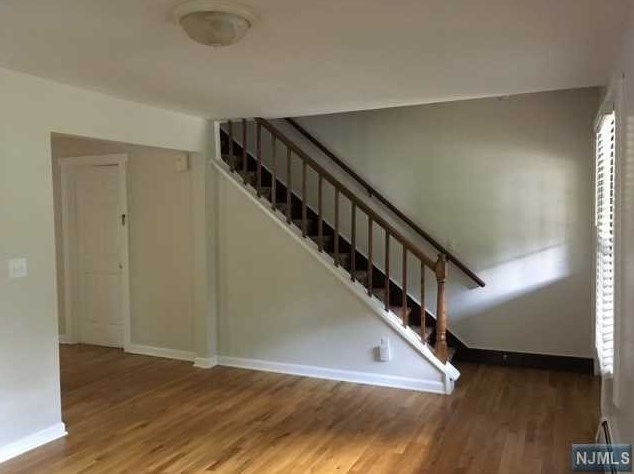13 Cottage Pl, Allendale, NJ 07401
