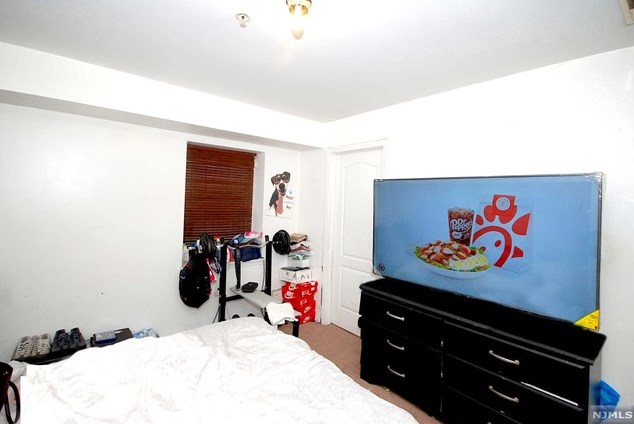 98 Sylvan Ave, Newark, NJ 07104-3604
